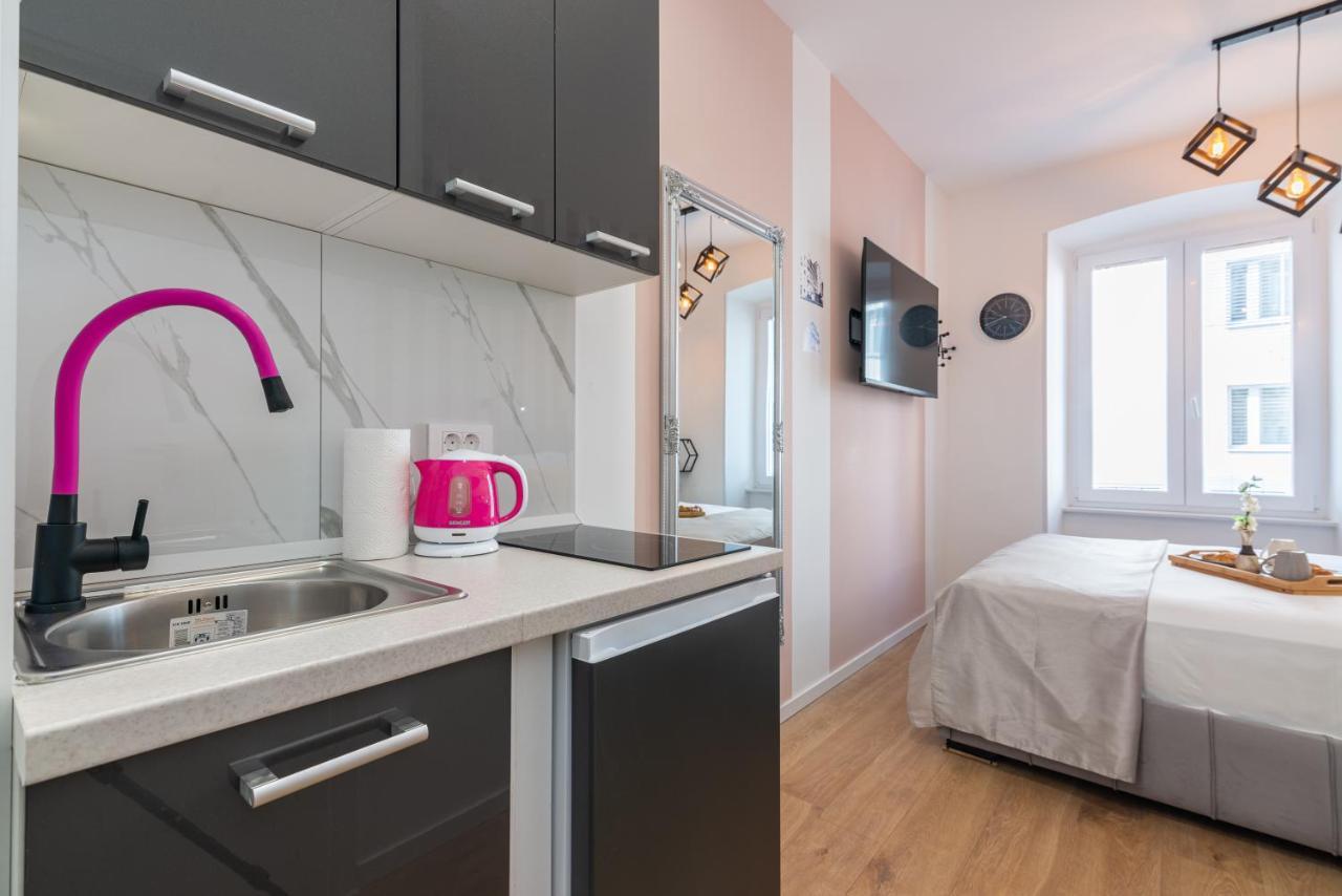 Apartments & Rooms Six Rijeka Bagian luar foto