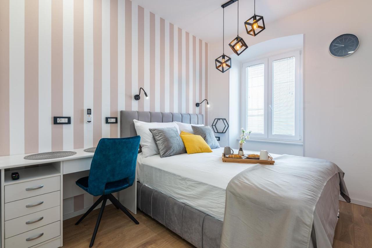 Apartments & Rooms Six Rijeka Bagian luar foto