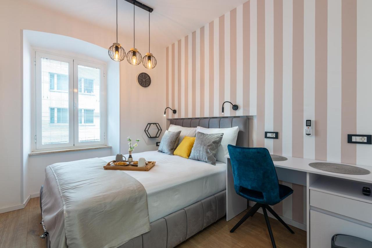 Apartments & Rooms Six Rijeka Bagian luar foto