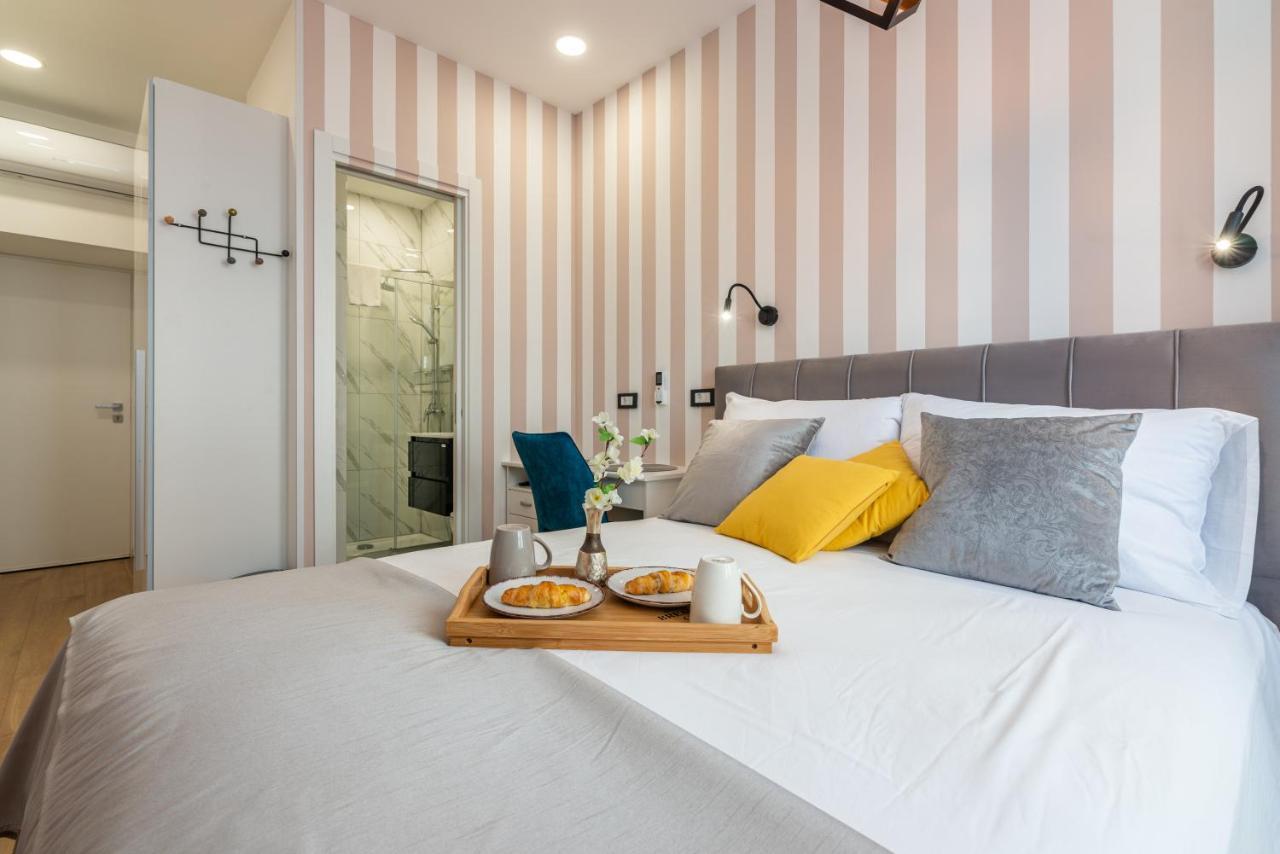 Apartments & Rooms Six Rijeka Bagian luar foto